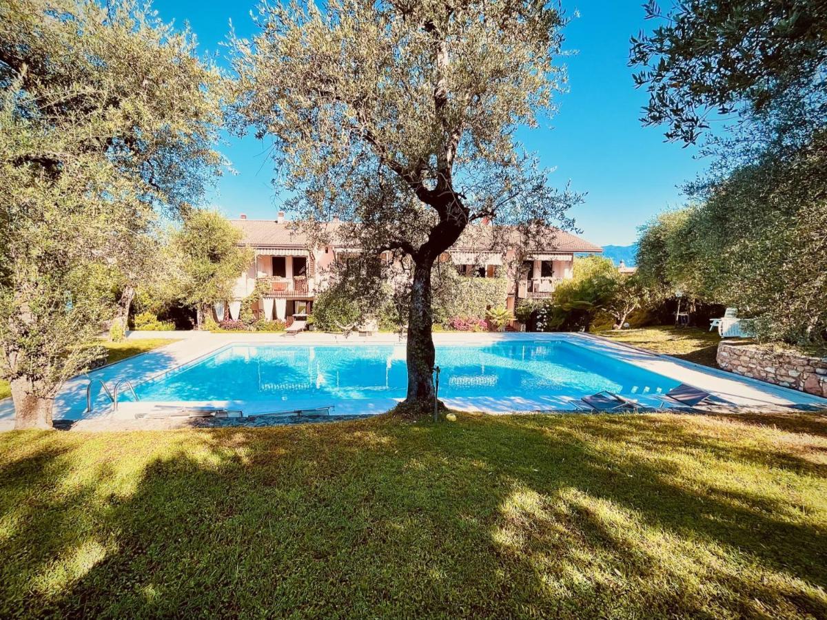 Ferienwohnung Residenza Riviera Degli Olivi Torri Del Benaco Exterior foto