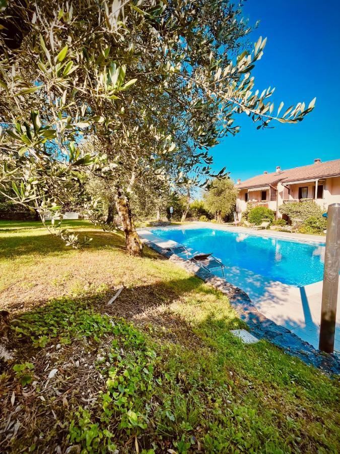 Ferienwohnung Residenza Riviera Degli Olivi Torri Del Benaco Exterior foto