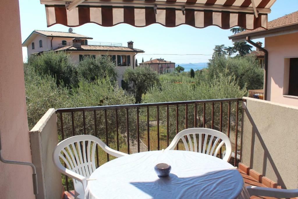 Ferienwohnung Residenza Riviera Degli Olivi Torri Del Benaco Exterior foto