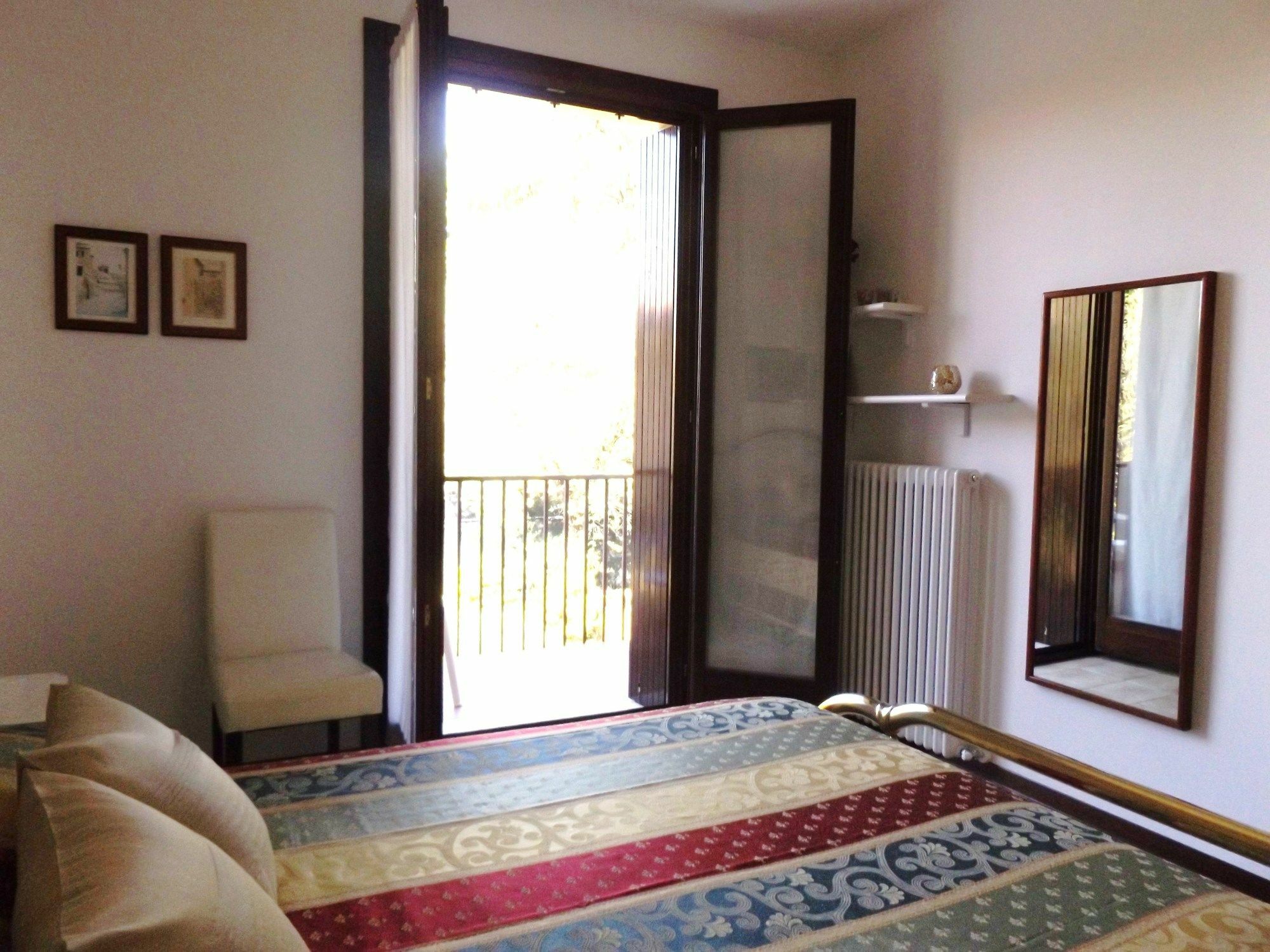 Ferienwohnung Residenza Riviera Degli Olivi Torri Del Benaco Exterior foto